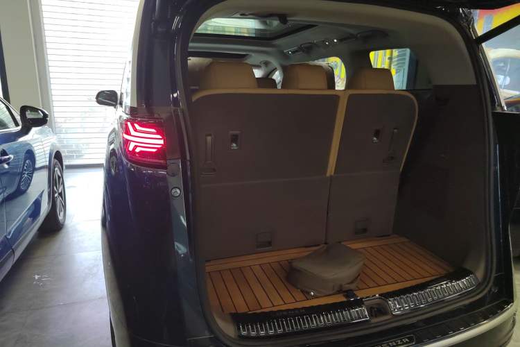 Used Denza D9 2022 DM-i 970 Four-Wheel Drive Flagship Model