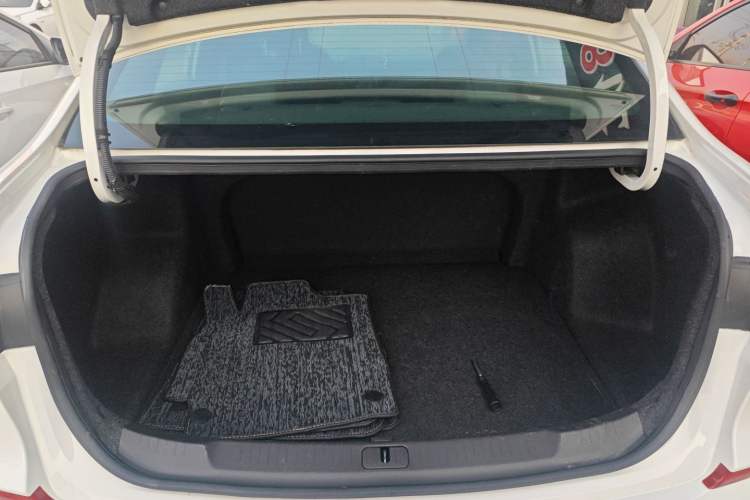 Used Chevrolet Monza 2019 RS 330T Automatic Comfort Edition China VI Standard