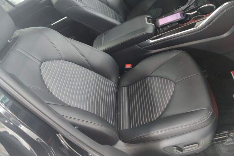 Used Toyota Crown Land Cruiser 2023 2.5L HEV Four-Wheel Drive Luxury Edition