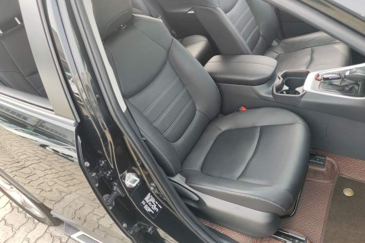 Used Toyota RAV4 2020 2.0L CVT Two-Wheel Drive Fashion PLUS Edition
