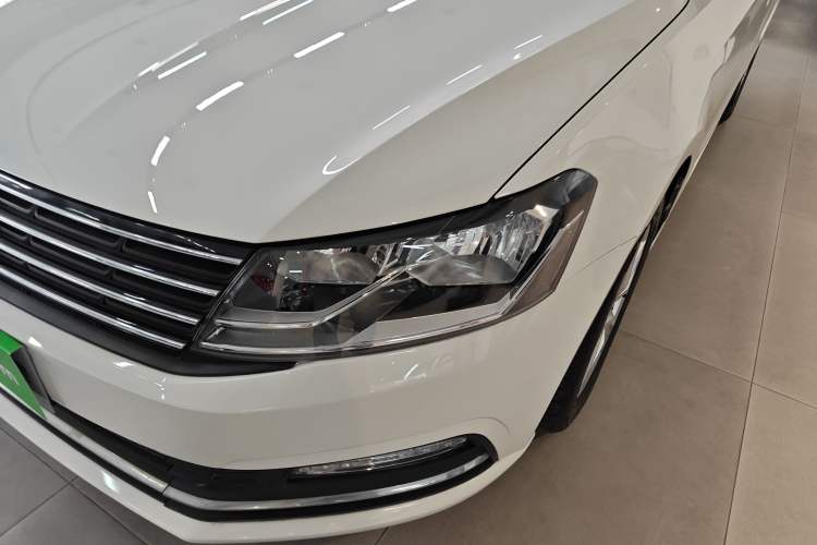 Used Volkswagen Lavida 2017 1.6L Automatic Fashion Edition
