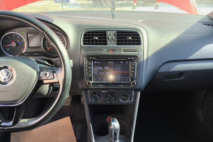 Used Volkswagen Polo 2016 1.6L Automatic Comfort Model