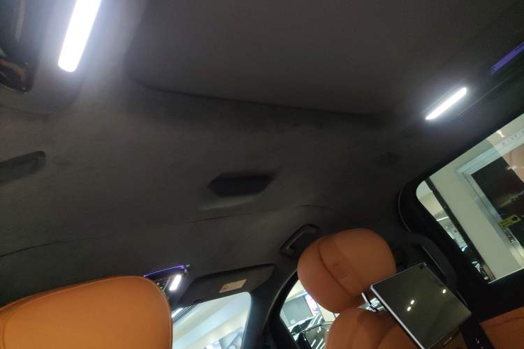 Used  LEVC L380 2024 140-Degree 6-Seater All-Wheel-Drive Ultra
