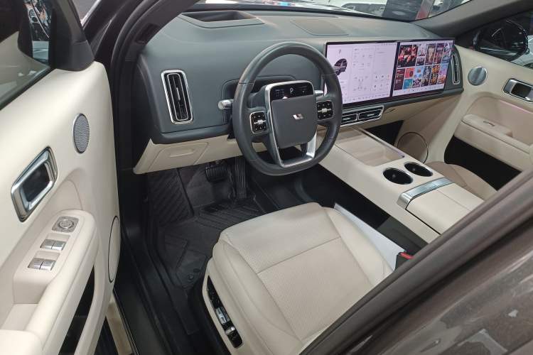 Used Li Auto L8 2023 Pro Model
