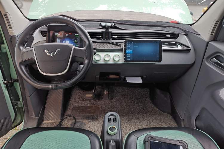 Used Wuling Hongguang MINIEV 2021 Macaron Premium Model – Lithium Iron Phosphate
