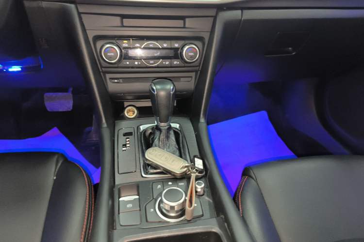 Used Mazda Mazda 3 Axela 2017 Hatchback 1.5L Automatic Luxury Model Emission Standard China V
