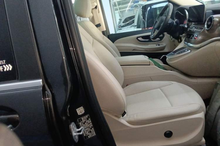 Used Mercedes-Benz V-Class 2021 V 260 L Long-wheelbase Luxury Edition