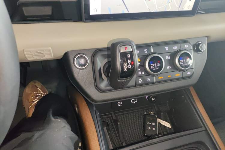 Used Land Rover Defender 2021 110 P400 X-DYNAMIC HSE
