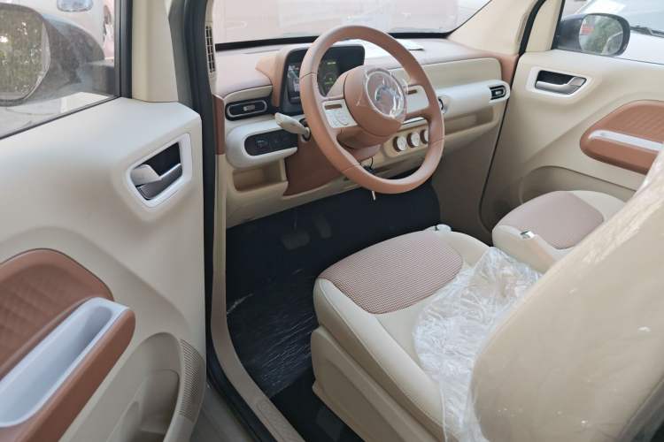 Used Wuling Hongguang MINIEV 2024 3rd Generation 215km Youth Edition
