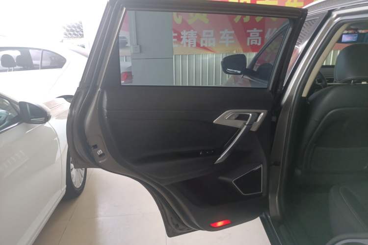 Used Geely Auto Emgrand X7 Sport 2018 1.8TD Automatic Two-Wheel Drive Smart Connect 4G Internet Edition