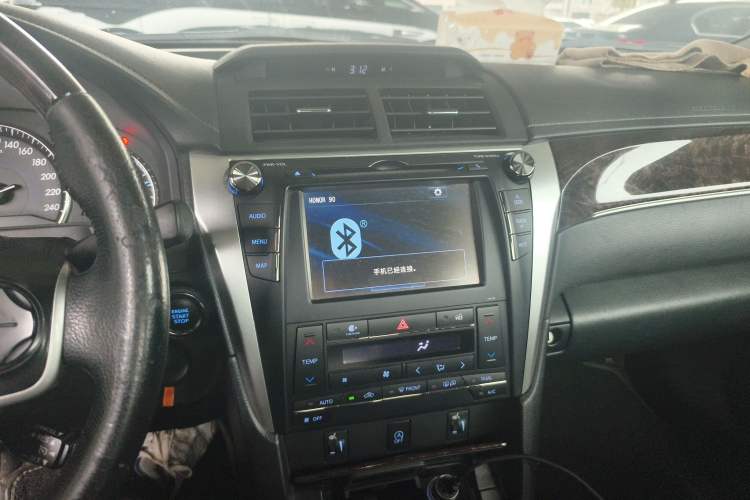 Used Toyota Camry 2016 2.5G 10th Anniversary Deluxe Navigation Edition
