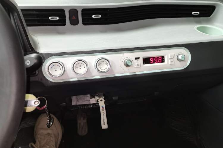 Used Wuling Hongguang MINIEV 2022 Macaron Premium Model – Lithium Iron Phosphate