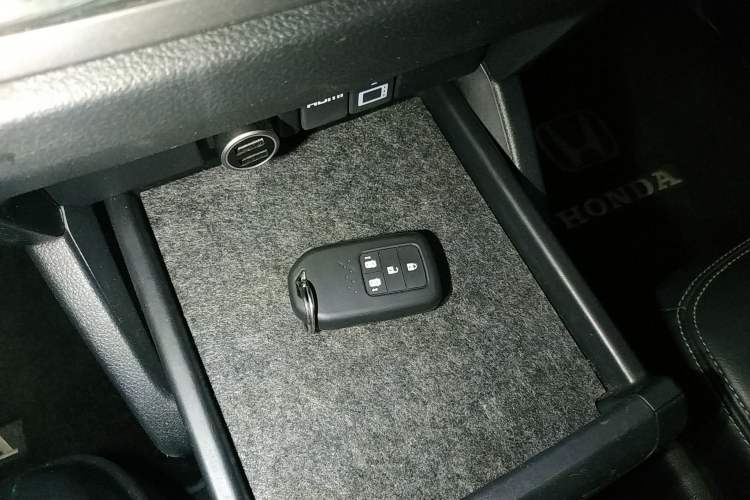 Used Honda Elysion 2016 2.4L Style Edition
