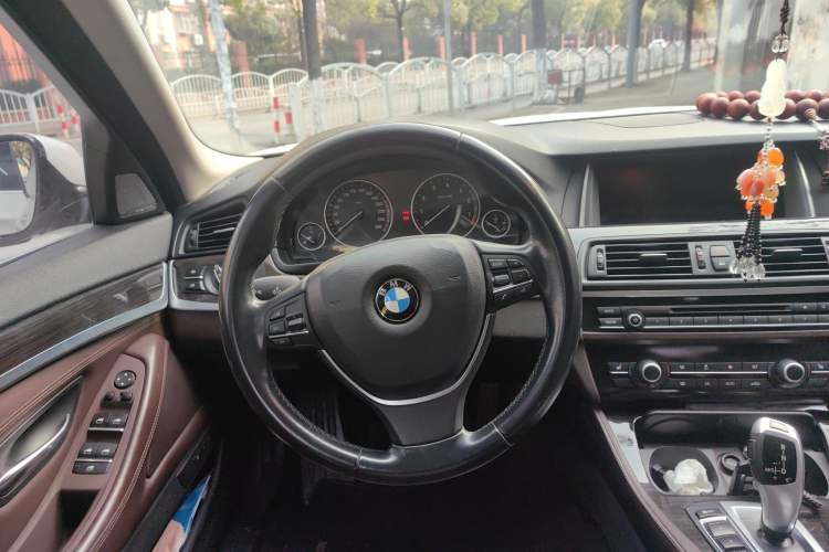 Used BMW 5 Series 2014 525Li Luxury Design Package
