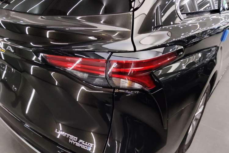 Used Toyota Sienna 2021 2.5L Hybrid Ultimate Edition