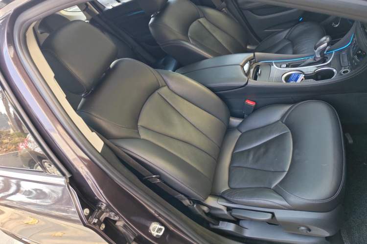 Used Buick Envision 2018 20T Two-Wheel-Drive Elite Model
