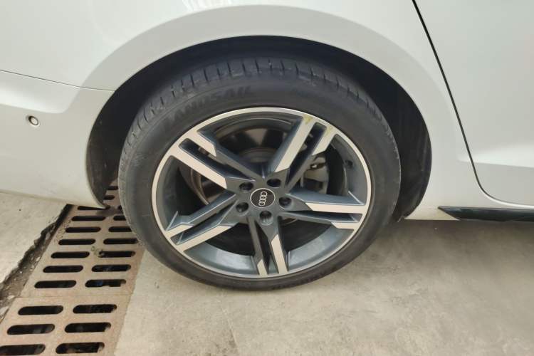 Used Audi A4L 2022 40 TFSI Luxury Dynamic Model