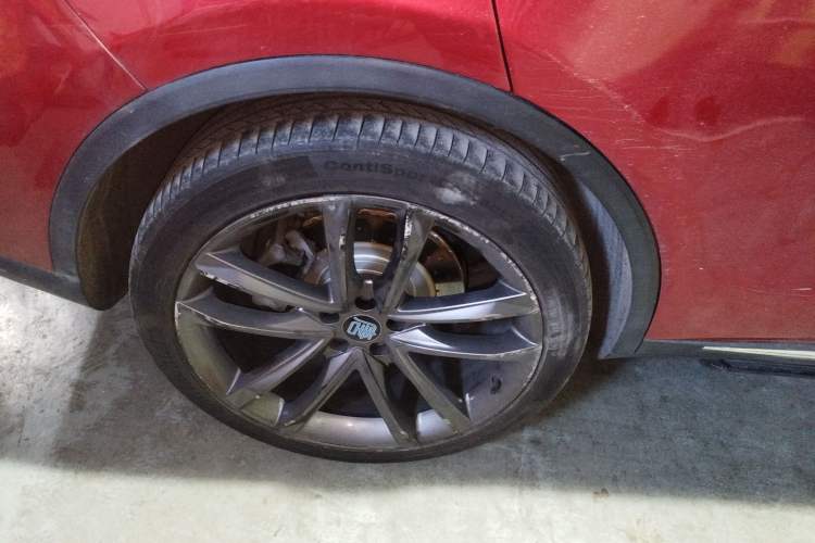 Used BYD Tang New Energy 2018 DM 2.0T All-Wheel Drive Smart Connectivity Luxury Model 7 Seats China V Emission Standard
