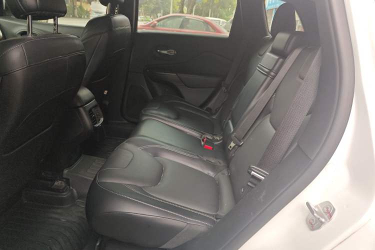 Used  Cherokee 2016 2.0L Superior Edition
