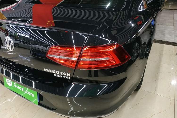 Used Volkswagen Magotan 2017 280TSI DSG Comfort Model
