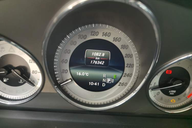 Used Mercedes-Benz GLK-Class 2013 GLK 300 4MATIC Dynamic Sunroof Model
