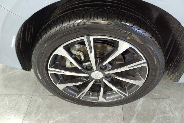 Used Geely Auto Emgrand 2025 4th Generation 1.5L CVT Luxury Version
