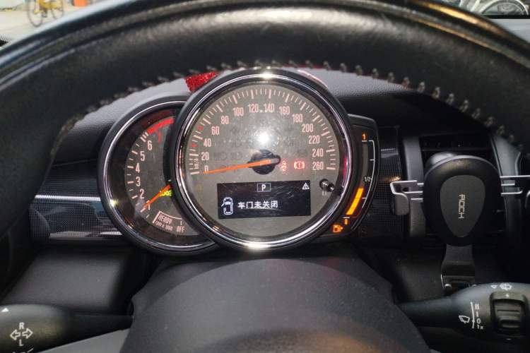 Used  MINI 2018 1.5T COOPER Classic Edition Five-Door Version
