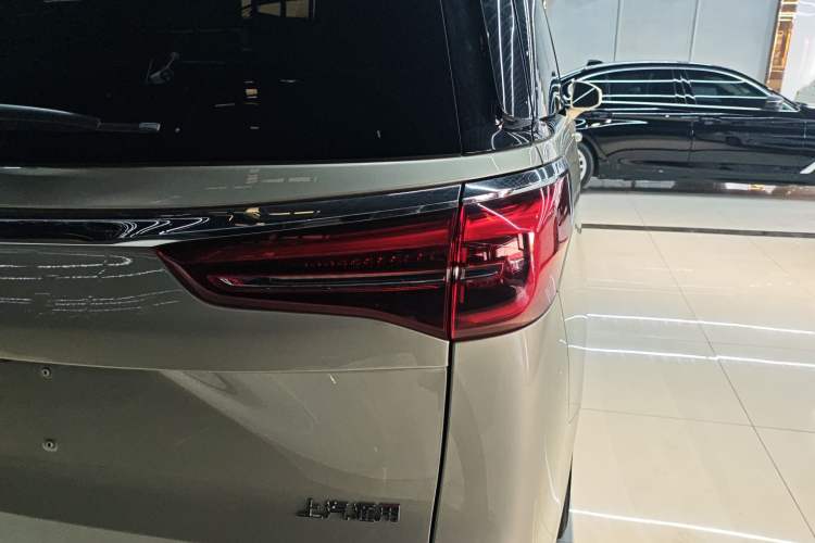 Used Buick GL8 2022 ES Land Cruiser 653T Luxury Model
