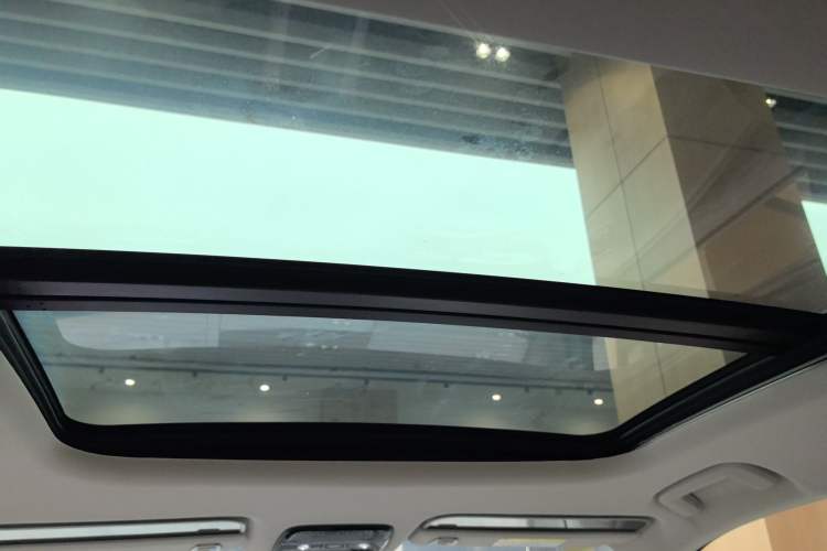 Used Lynk & Co 06 EM-P 2023 EM-P 56 Standard Range Pro
