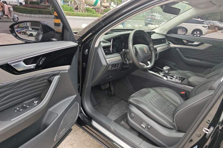 Used Hongqi HS5 2022 Facelifted Version 2.0T Smart Connect Flagship All-Wheel-Drive Edition
