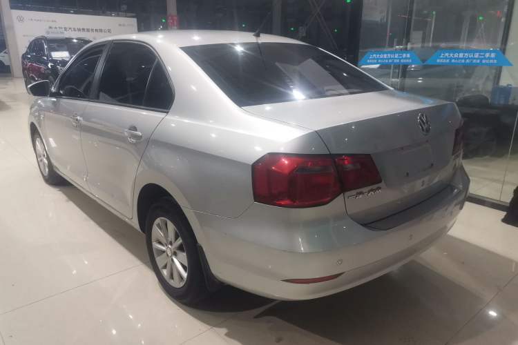 Used Volkswagen Jetta 2013 1.4L Manual Fashion Model