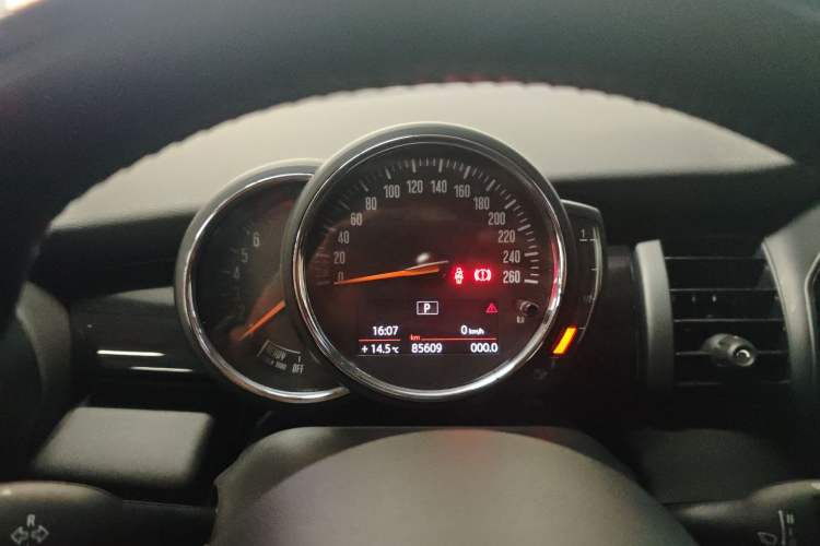 Used  MINI 2018 1.5T COOPER Classic Edition Five-Door Version
