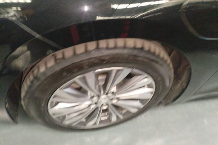 Used Hongqi E-QM5 2024 560km PLUS
