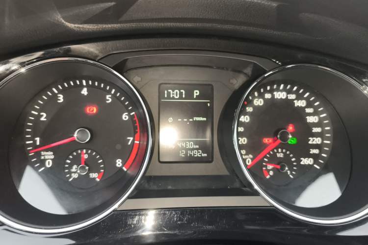 Used Volkswagen Sagitar 2017 230TSI Automatic Comfort Version
