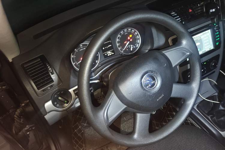 Used Skoda Octavia 2014 1.6L Manual Yijie Edition