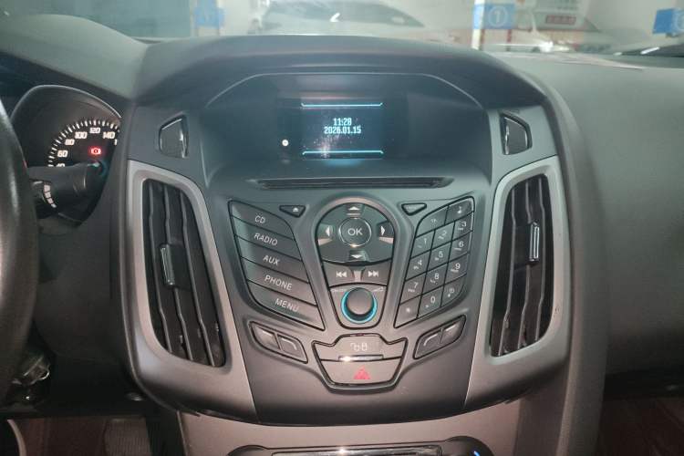 Used Ford Focus 2012 Sedan 1.6L Automatic Fashion Edition
