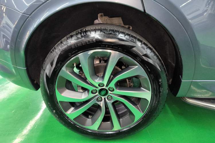 Used Land Rover Discovery Sport 2020 249 PS R-Dynamic Performance Edition