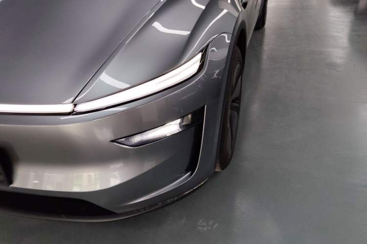 Used Tesla Model Y 2025 Rear-Wheel Drive First Edition