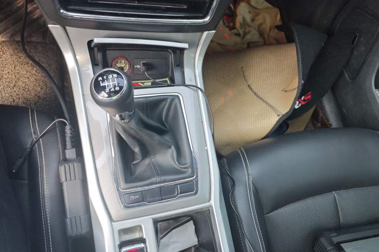 Used Roewe RX5 2016 20T Two-Wheel Drive Manual Flagship Edition