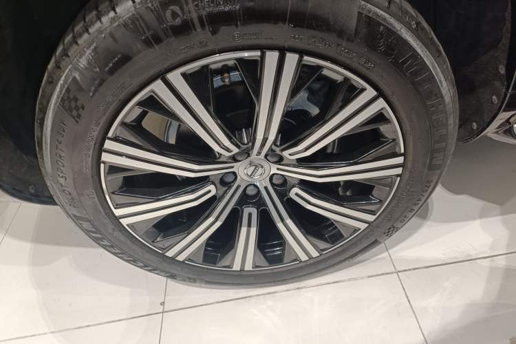 Used Volvo XC90 2023 B5 SmartDrive Luxury Edition 5 Seats
