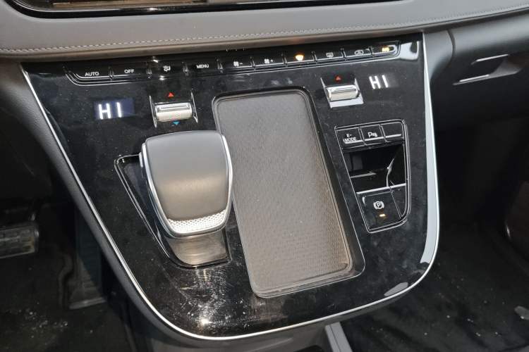 Used Hongqi HQ9 PHEV 2024 2.0T Four-Wheel Drive Business Edition
