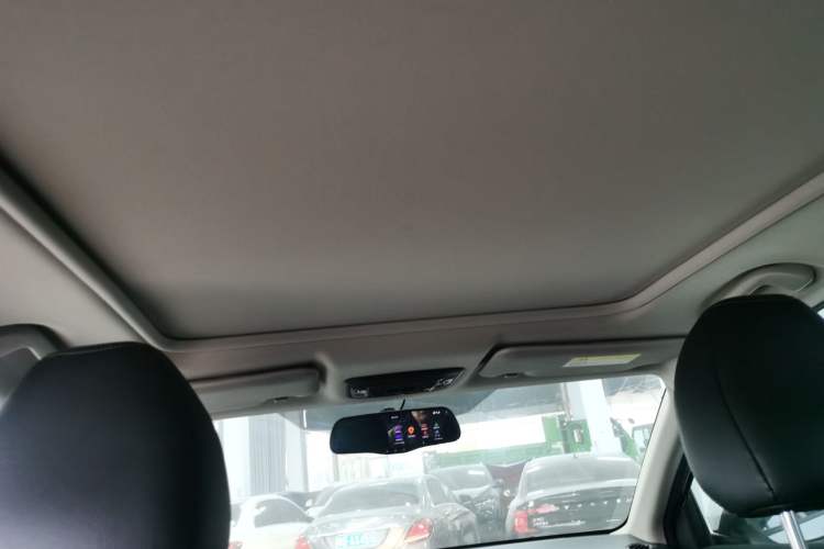 Used Honda Vezel 2016 1.8L CVT Front-Wheel Drive Pioneer Edition
