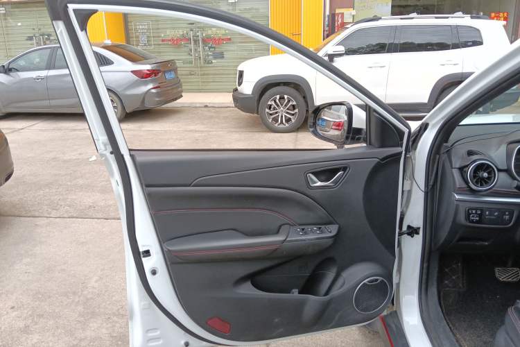 Used Dongfeng Fengon 500 2021 1.5L CVT Enjoyment Version
