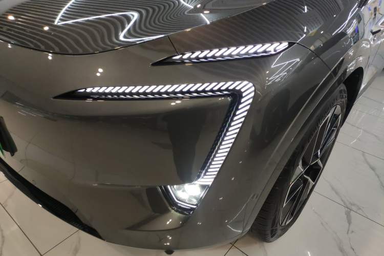 Used  11 2024 630 Rear-Wheel Drive Edition with Three Lasers