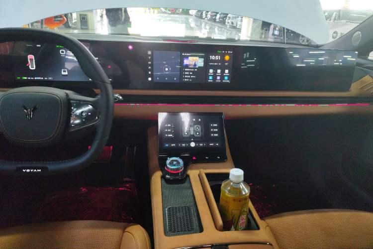 Used VOYAH PASSION 2024 PHEV Four-Wheel Drive Ultra-Long Range Executive Edition
