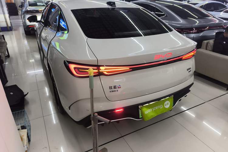 Used BYD Seal 06 New Energy 2025 DM-i Smart Drive 80KM Luxury Model
