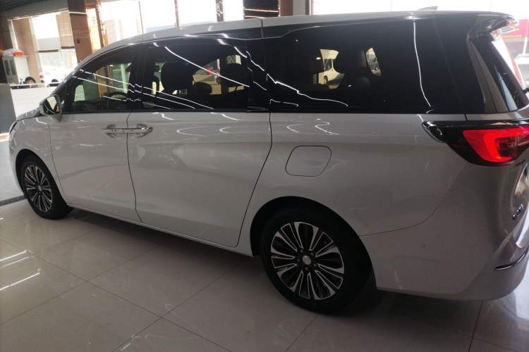 Used Buick GL8 2022 ES Land Cruiser 653T Luxury Model
