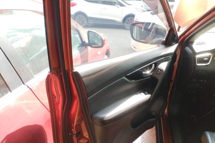 Used Nissan X-Trail 2014 2.5L CVT Luxury Edition 4WD
