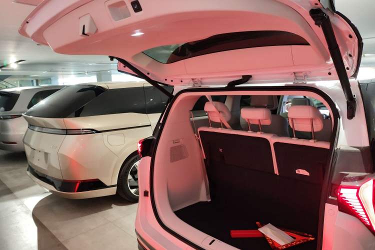 Used Buick GL8 New Energy 2024 Lu Zun Smart Edition 7-Seater