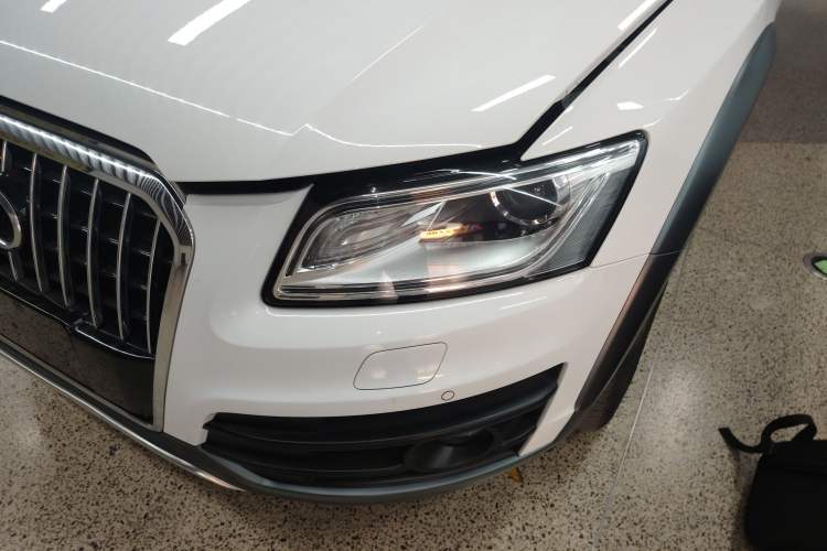 Used Audi Q5 2018 Collector's Edition 40 TFSI Technology Model